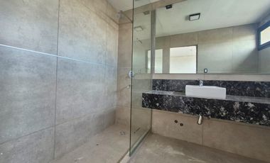 Venta de Duplex en  Brisas de Manantiales 3 dormitorios