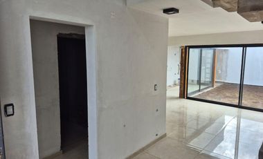 Venta de Duplex en  Brisas de Manantiales 3 dormitorios