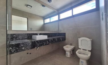 Venta de Duplex en  Brisas de Manantiales 3 dormitorios