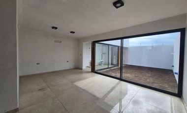 Venta de Duplex en  Brisas de Manantiales 3 dormitorios