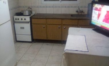 Casa en venta - 2 Dormitorios 1 Baño - Cochera - Mendoza
