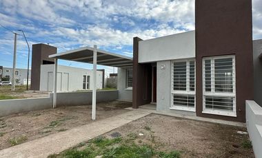 Casa Universitario de Hzte-2 dorm c/patio e ingreso auto