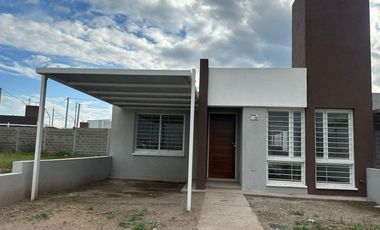 Casa Universitario de Hzte-2 dorm c/patio e ingreso auto