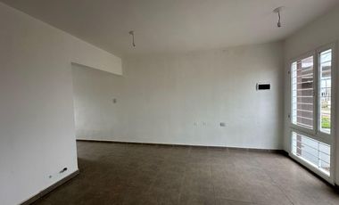 Casa Universitario de Hzte-2 dorm c/patio e ingreso auto