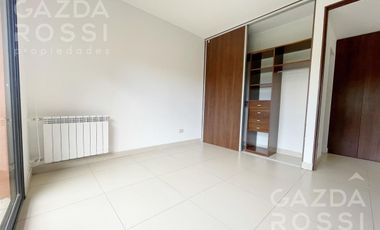 Excelente departamento en  venta con renta en complejo Las Cavas