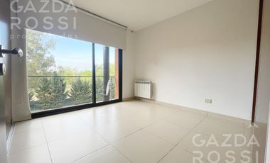 Excelente departamento en  venta con renta en complejo Las Cavas