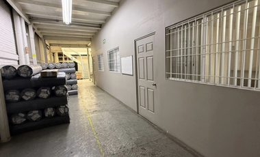 Excelente Bodega Industrial con Oficinas 730M2 en CDMX