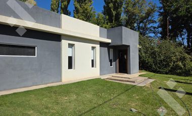 En Venta, Casa de 2 dormitorios, B° El Manzanar, Plottier