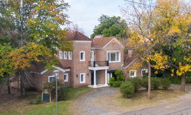 Alquiler Anual Casa 5 Dormitorios sin muebles en Martindale CC