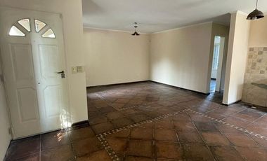 CASA 3 AMBIENTES EN ALQUILER LUJAN  RAMON FALCON 425