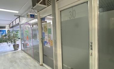 Alquilo Local Comercial / Oficina - Avenida Argentina 179 - Galería Jardín - Neuquén Capital