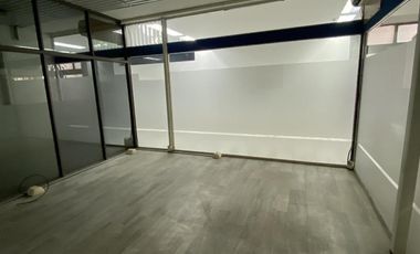 Alquilo Local Comercial / Oficina - Avenida Argentina 179 - Galería Jardín - Neuquén Capital