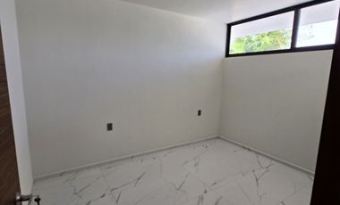 Amplia casa en VENTA en VALLE IMPERIAL