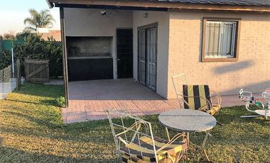 CASA EN VENTA O PERMUTA EN ACEQUIAS DEL AIRE ROLDAN