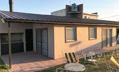 CASA EN VENTA O PERMUTA EN ACEQUIAS DEL AIRE ROLDAN