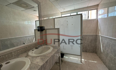 OFICINAS DE TRES NIVELES EN VENTA CON BODEGA DENTRO DEL  PUERTO PESQUERO