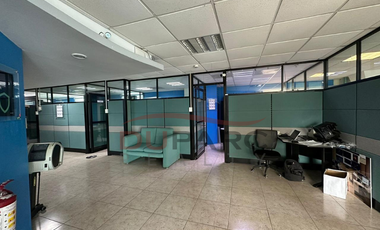 OFICINAS DE TRES NIVELES EN VENTA CON BODEGA DENTRO DEL  PUERTO PESQUERO