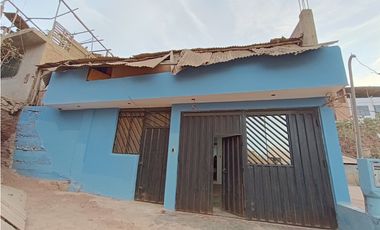 VILLA MARÍA DEL TRIUNFO - VENTA CASA CON COCHERA - ÁREA 128 m2