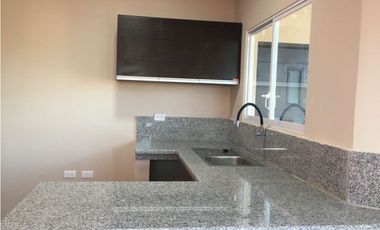 Venta de Casa Rentera en Villa Marina, Los Esteros, Manta