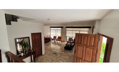 En Venta Casa y terreno sector  Flavio Reyes
