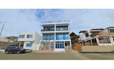 Se vende departamento frente al mar