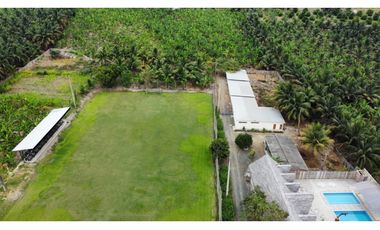 En venta Quinta turistica vacacional en Portoviejo.