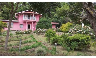 ALQUILO CASA 2 HABITACIONES AMPLIO JARDIN VOLCANCITO