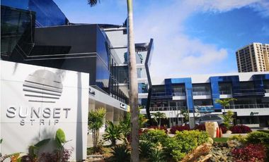 ALQUILO LOCALES COMERCIALES EN VIA ISRAEL SUNSET STRIP MALL 87m2