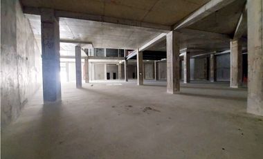 ALQUILER AMPLIO LOCAL COMERCIAL – TRANSSTMICA 992.38M2