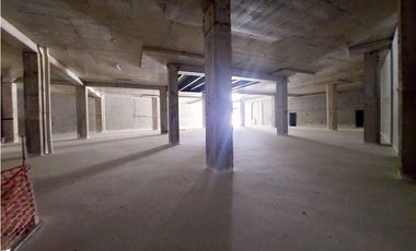 ALQUILER AMPLIO LOCAL COMERCIAL – TRANSSTMICA 992.38M2