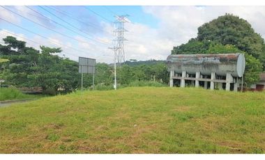 TERRENO / MAÑANITAS / IDEAL PARA COMERCIO / 860M2 / YG