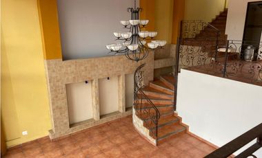 VILLA DE LAS FUENTES / 473M / 2 NIVELES / JACUZZI / 5 HABITAC