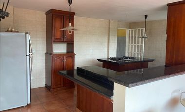 VILLA DE LAS FUENTES / 473M / 2 NIVELES / JACUZZI / 5 HABITAC