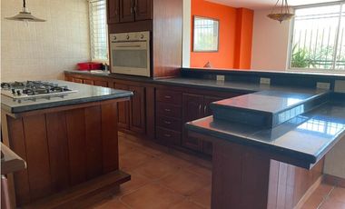 VILLA DE LAS FUENTES / 473M / 2 NIVELES / JACUZZI / 5 HABITAC