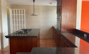 VILLA DE LAS FUENTES / 473M / 2 NIVELES / JACUZZI / 5 HABITAC