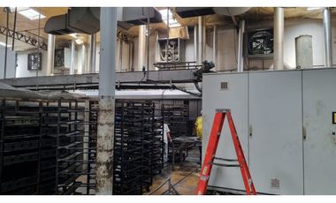 JUAN DIAZ / NEGOCIABLE / GALERA EN URB INDUSTRIAL / 4400 M2