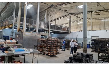 JUAN DIAZ / NEGOCIABLE / GALERA EN URB INDUSTRIAL / 4400 M2