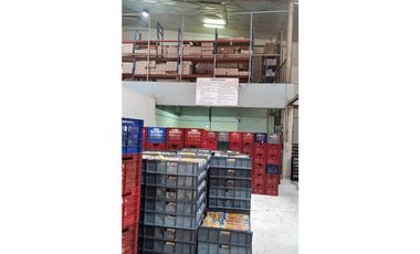JUAN DIAZ / NEGOCIABLE / GALERA EN URB INDUSTRIAL / 4400 M2