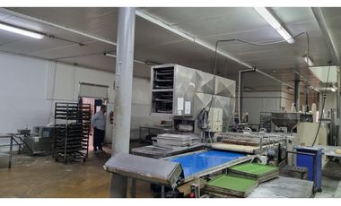 JUAN DIAZ / NEGOCIABLE / GALERA EN URB INDUSTRIAL / 4400 M2
