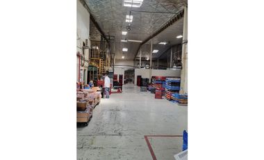 JUAN DIAZ / NEGOCIABLE / GALERA EN URB INDUSTRIAL / 4400 M2