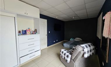LA CABIMA / PRADERAS DE SAN LORENZO / 3 HAB / 209M2