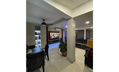 COSTA VERDE / ROLLING HILLS / 300m2 / 3 HABITA / CON DEPOSITO Y JARDN