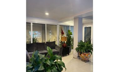COSTA VERDE / ROLLING HILLS / 300m2 / 3 HABITA / CON DEPOSITO Y JARDN
