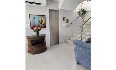 COSTA VERDE / ROLLING HILLS / 300m2 / 3 HABITA / CON DEPOSITO Y JARDN