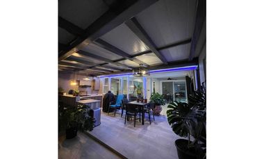 COSTA VERDE / ROLLING HILLS / 300m2 / 3 HABITA / CON DEPOSITO Y JARDN