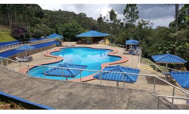 CERRO AZUL / FINCA CON 2 CABAÑAS TURISTICAS /  1,172 M2