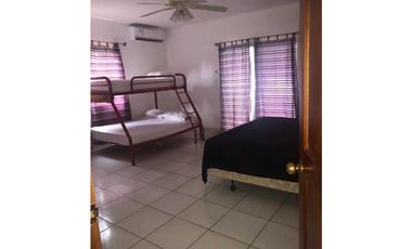 FINCA  CON  3 CASAS / A LA ORILLA DEL RIO / CHAME  / 5 HECTREAS