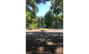 FINCA  CON  3 CASAS / A LA ORILLA DEL RIO / CHAME  / 5 HECTREAS