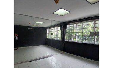 EL CANGREJO / VIA ARGENTINA / LOCAL COMERCIAL / 100M2