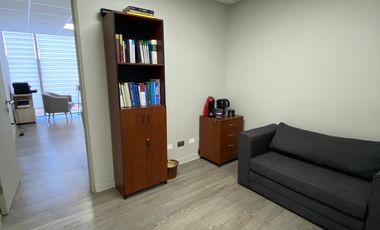 OPORTUNIDAD OFICINA CON ESTACIONAMIENTO